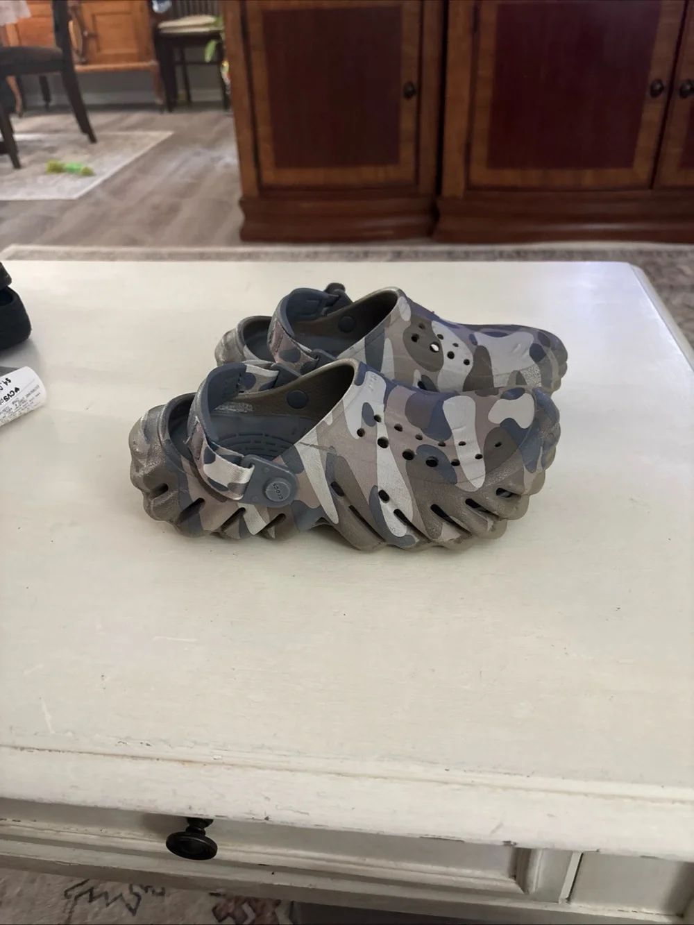 Crocs Echo Duck Camo Clog Shoes in Camouflage Green - Lightweight Comfort J3
